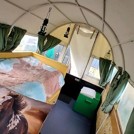 De Huifkar, Trekkershut Bij Sneek Hotel Hommerts Bagian luar foto
