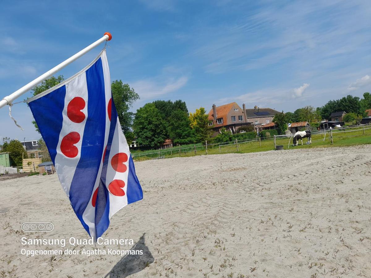 De Huifkar, Trekkershut Bij Sneek Hotel Hommerts Bagian luar foto
