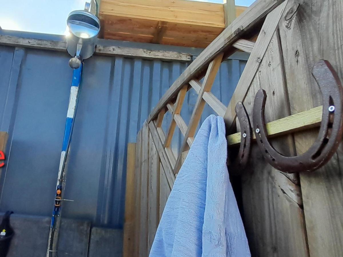De Huifkar, Trekkershut Bij Sneek Hotel Hommerts Bagian luar foto